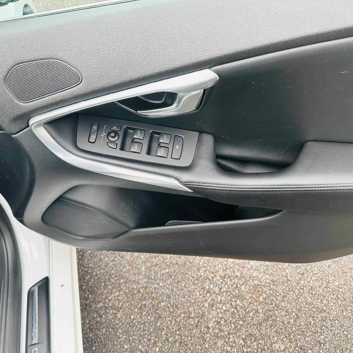 Used Volvo V40 2015 for sale - 76424897: Photo 31