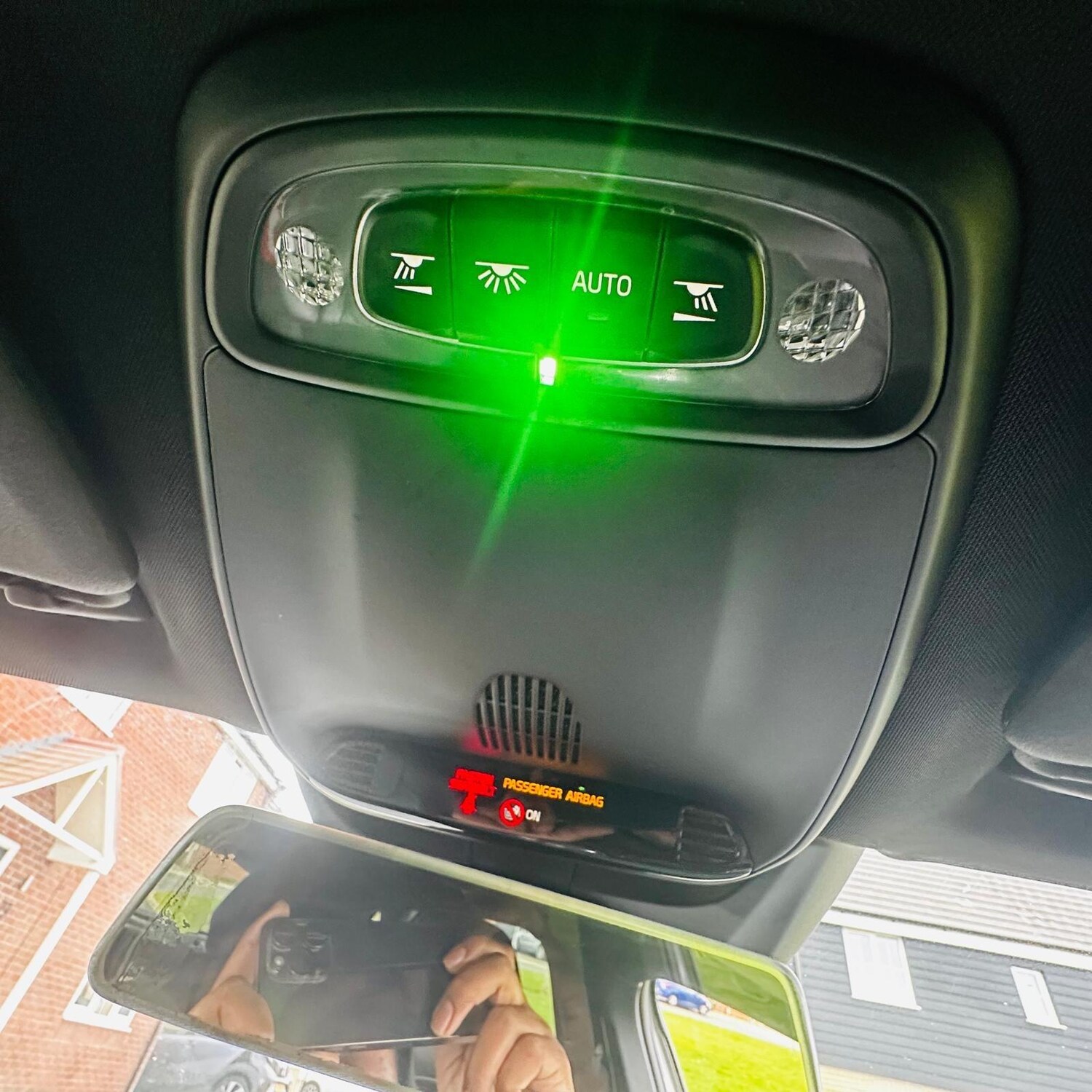 Used Volvo V40 2015 for sale - 76424897: Photo 32