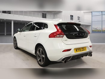 Used Volvo V40 2015 for sale - 76424897: Photo