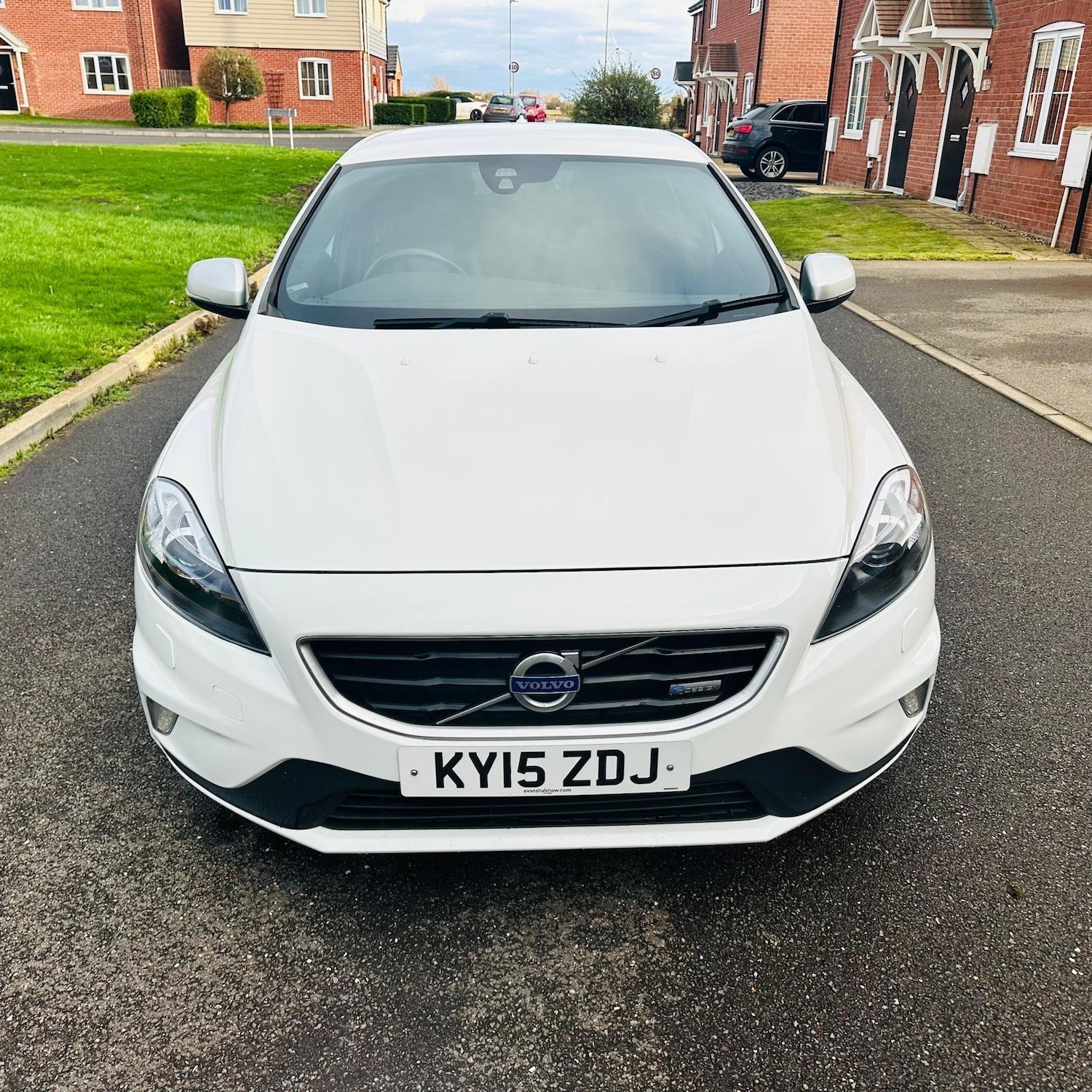 Used Volvo V40 2015 for sale - 76424897: Photo 6