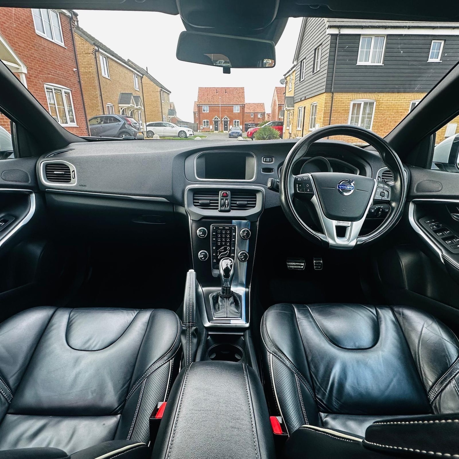 Used Volvo V40 2015 for sale - 76424897: Photo 9