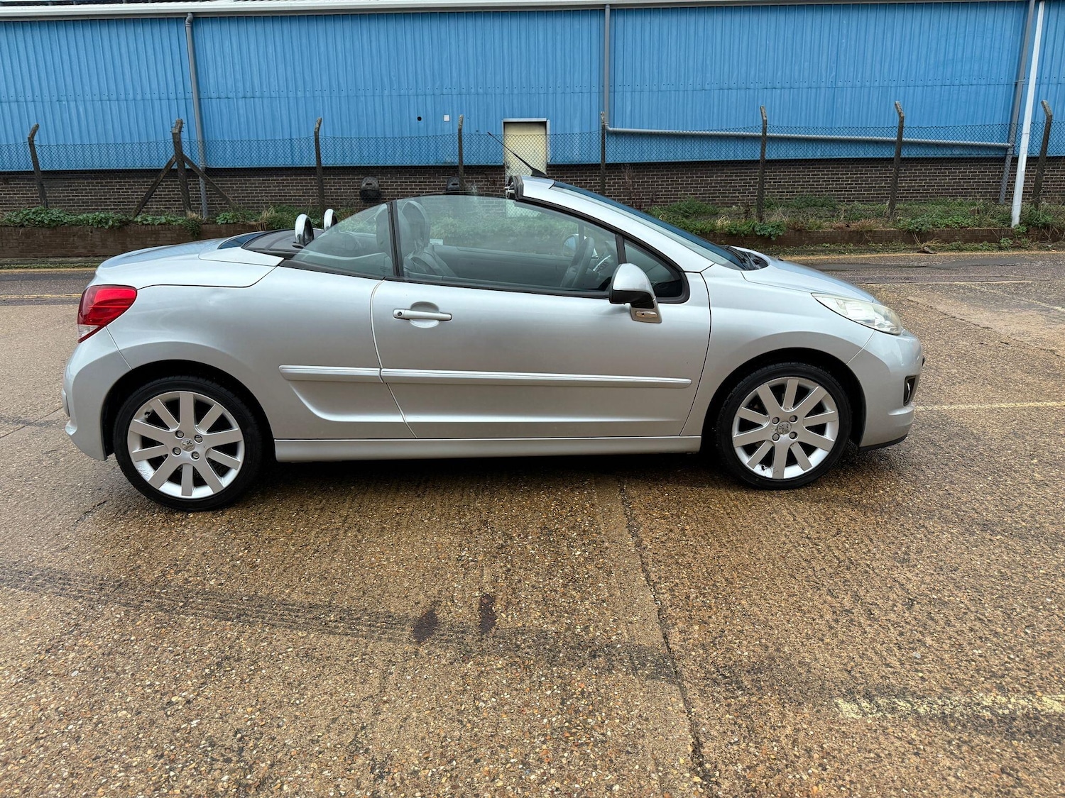 Used Peugeot 207 2010 for sale - 77066428: Photo 18