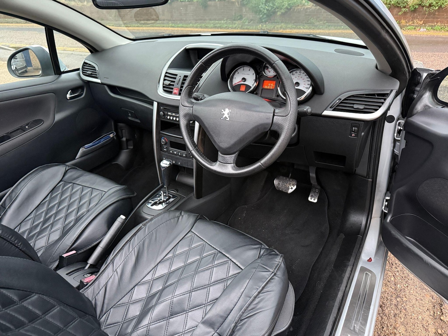 Used Peugeot 207 2010 for sale - 77066428: Photo 24