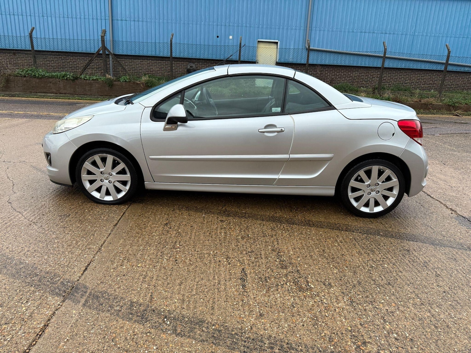 Used Peugeot 207 2010 for sale - 77066428: Photo 7