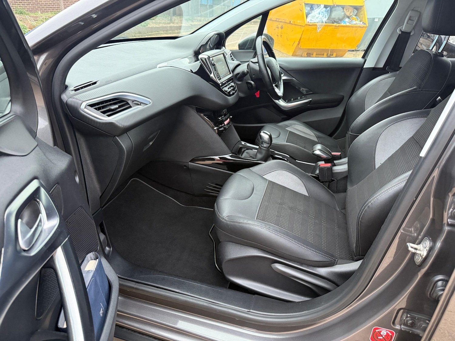 Used Peugeot 2008 2017 for sale - 76094140: Photo 11