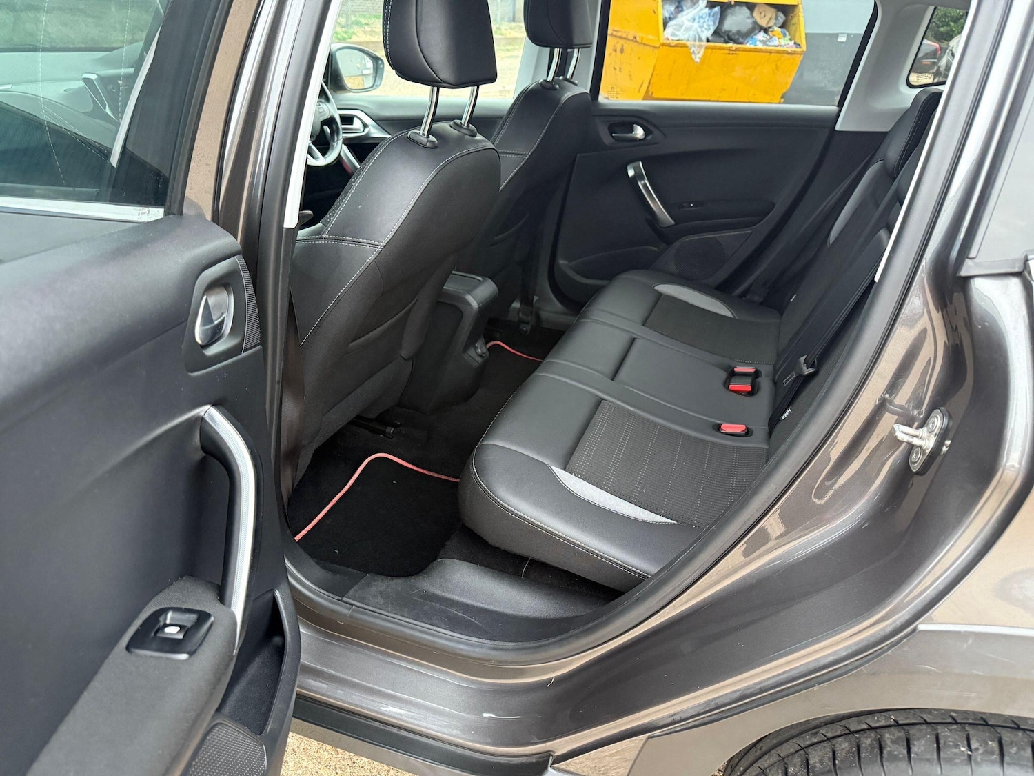 Used Peugeot 2008 2017 for sale - 76094140: Photo 9