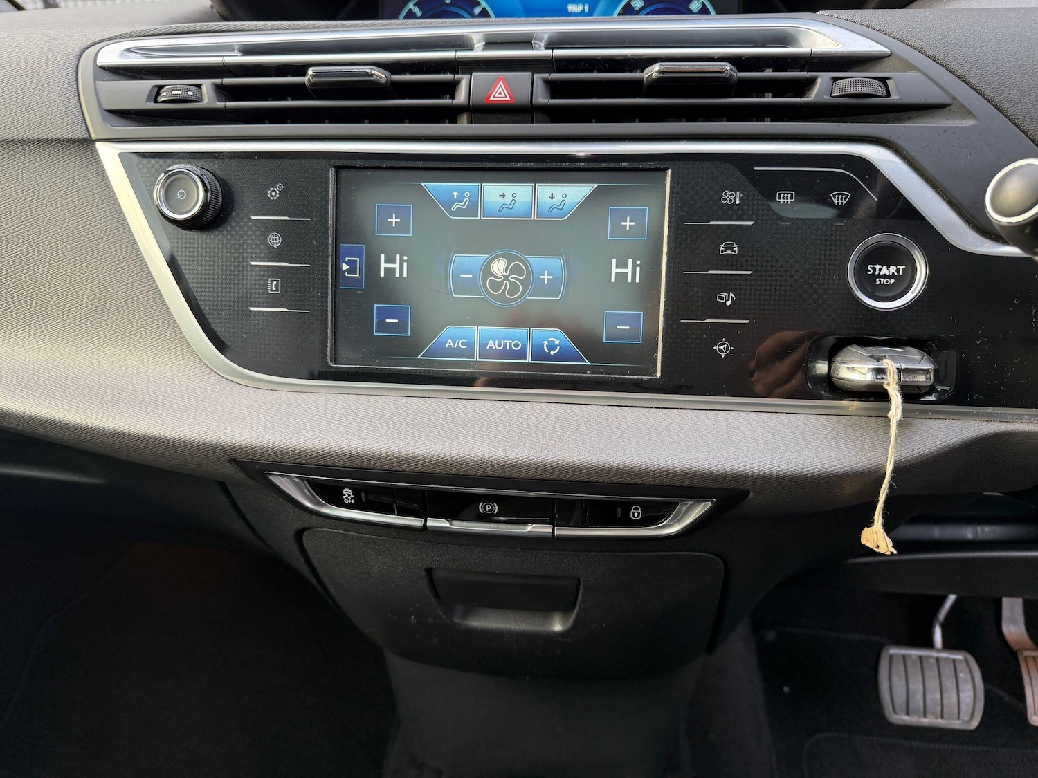 Used Citroen C4 Grand Picasso 2015 for sale - 76752426: Photo 16