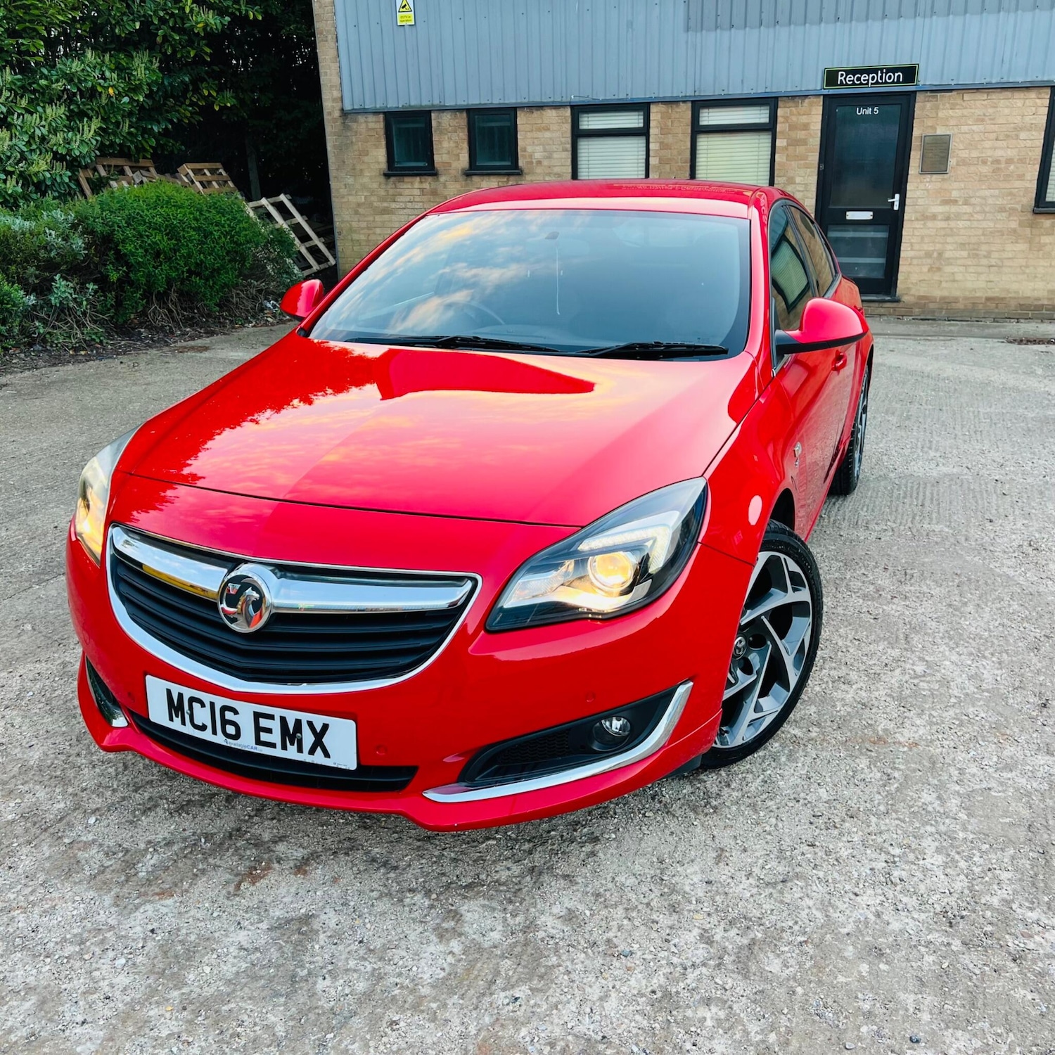 Used Vauxhall Insignia 2016 for sale - 78058595: Photo 2