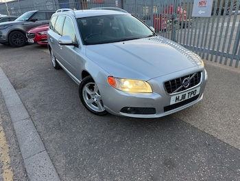 Used Volvo V70 2011 for sale - 79634382: Photo