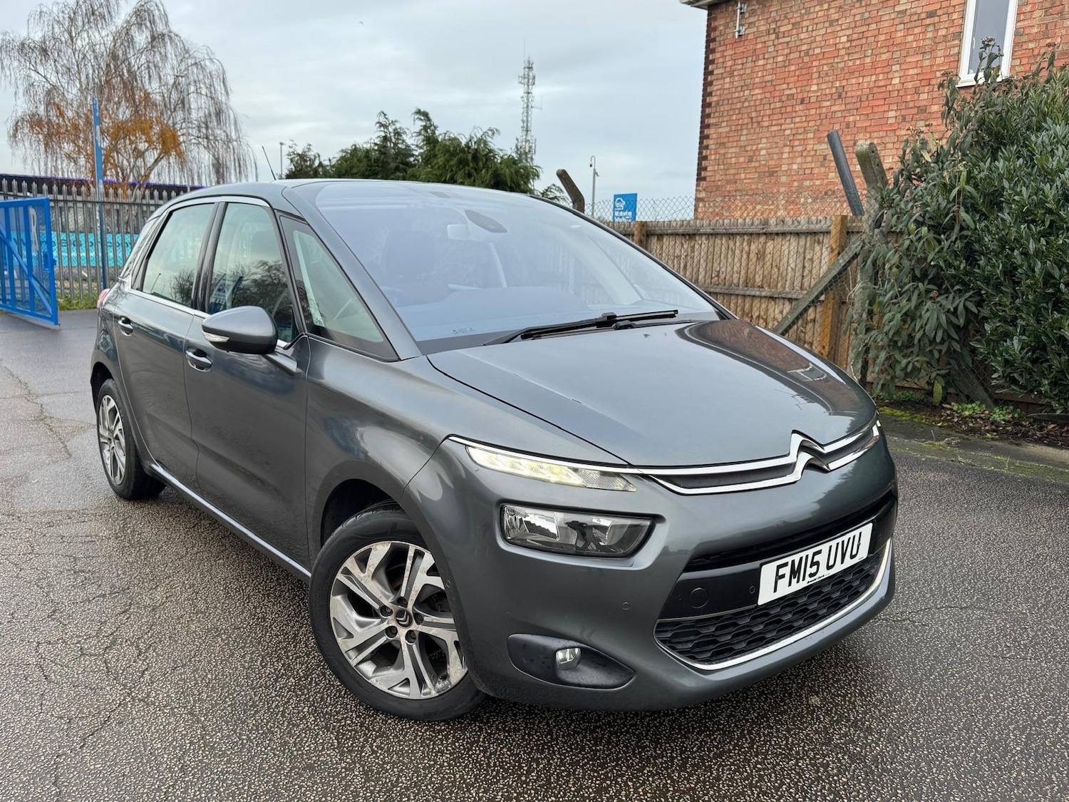 Used Citroen C4 Picasso 2015 for sale - 76994924: Photo 2