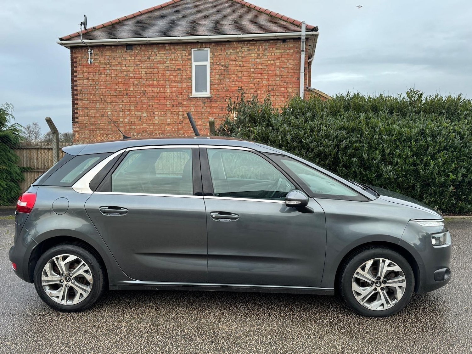 Used Citroen C4 Picasso 2015 for sale - 76994924: Photo 6