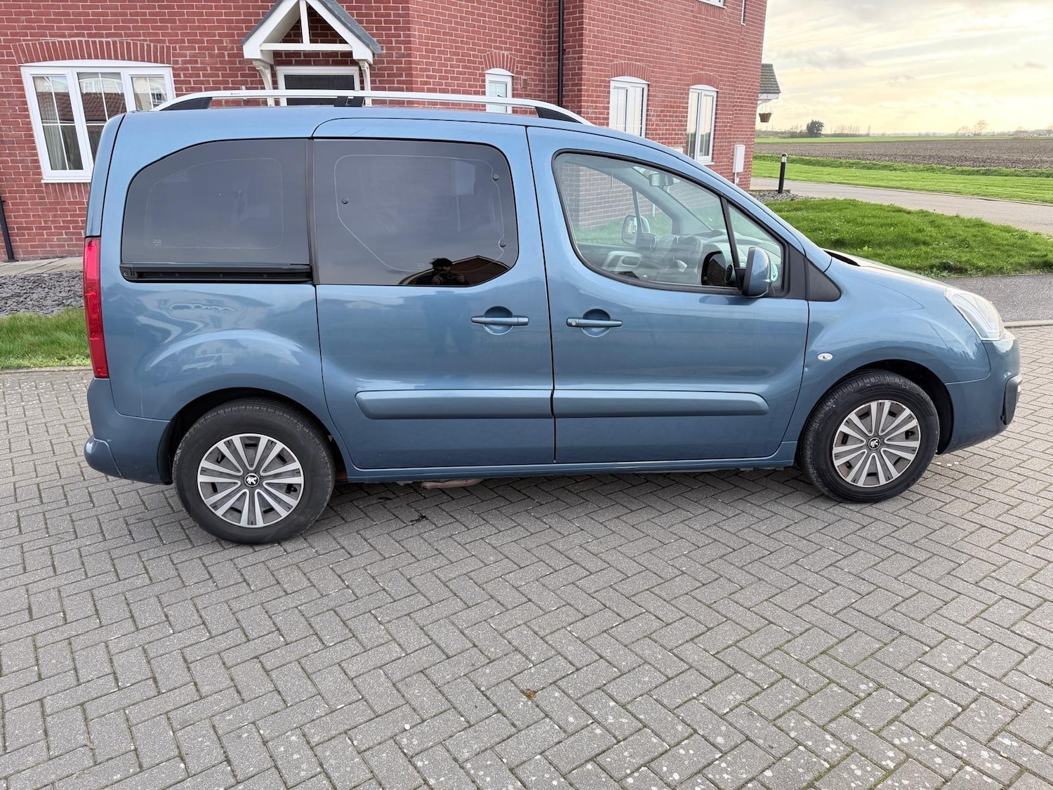 Used Peugeot Partner Tepee 2015 for sale - 77892298: Photo 5