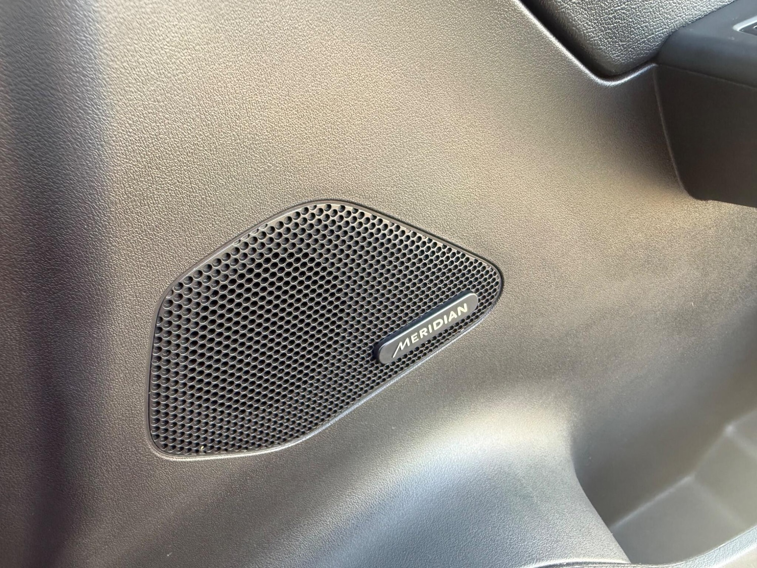 Used Jaguar F-Pace 2017 for sale - 77633383: Photo 17