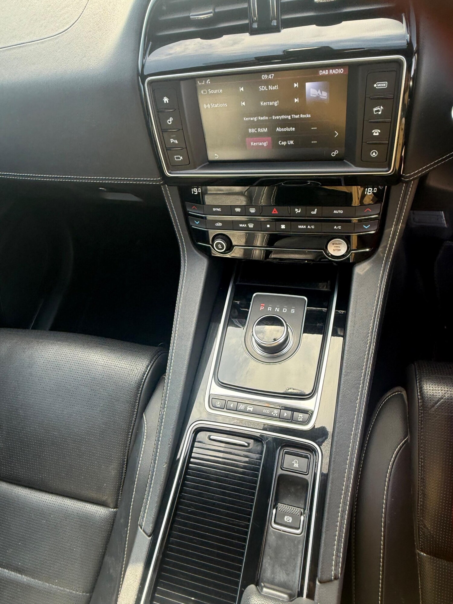 Used Jaguar F-Pace 2017 for sale - 77633383: Photo 18