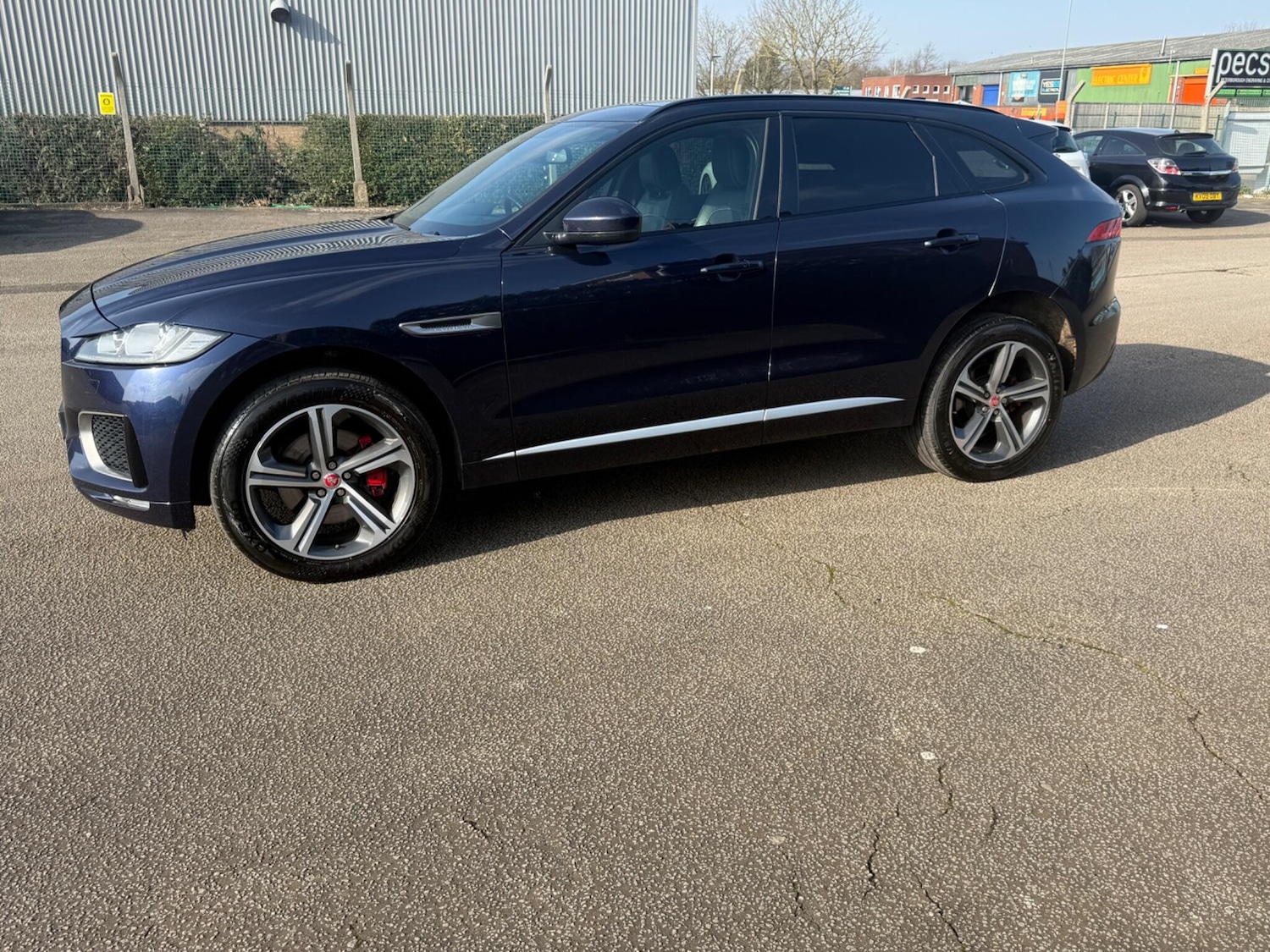Used Jaguar F-Pace 2017 for sale - 77633383: Photo 7