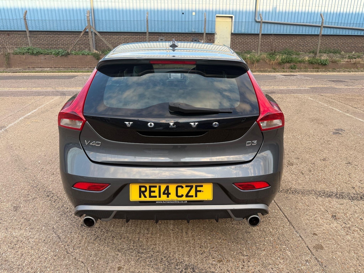 Used Volvo V40 2014 for sale - 76121518: Photo 10
