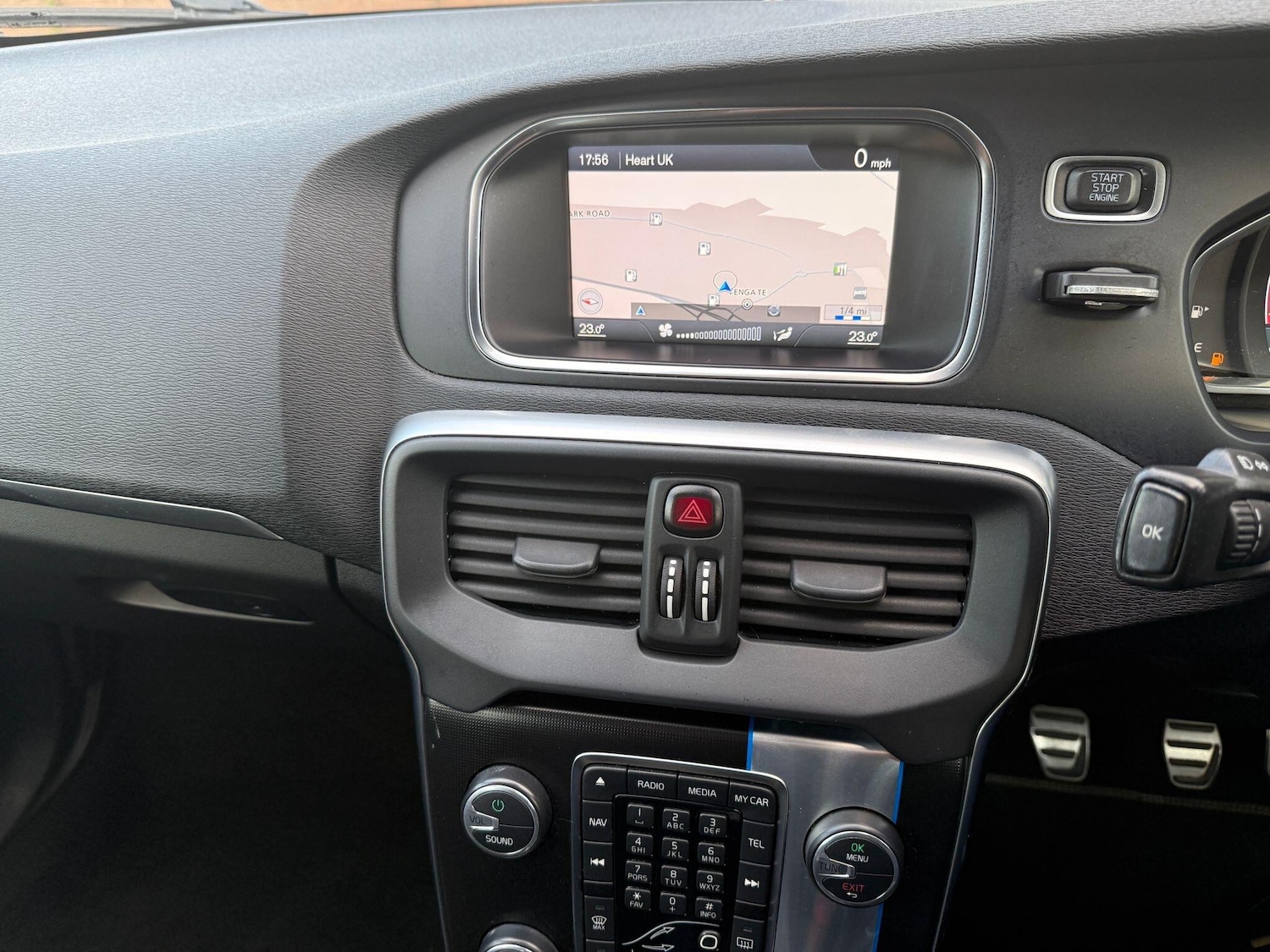 Used Volvo V40 2014 for sale - 76121518: Photo 13