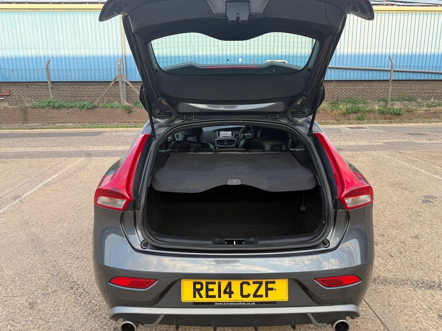 Used Volvo V40 2014 for sale - 76121518: Photo 16