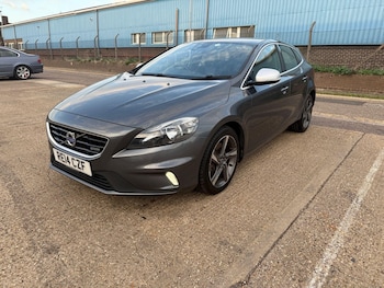 Used Volvo V40 2014 for sale - 76121518: Photo