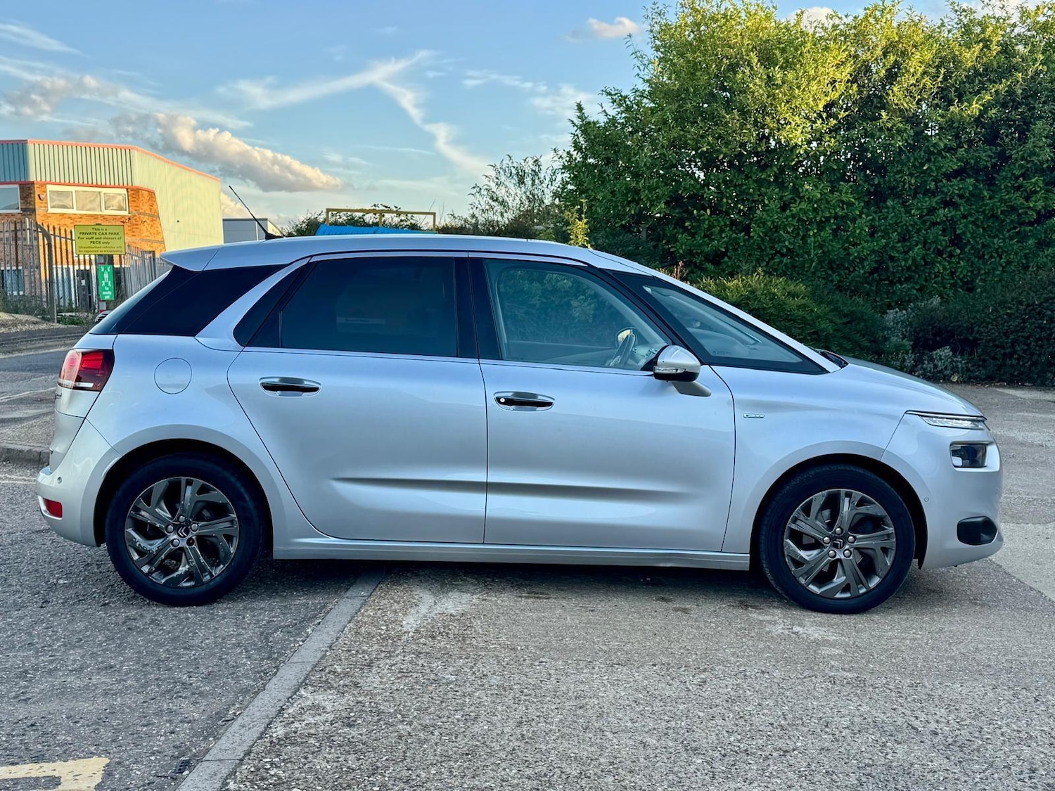 Used Citroen C4 Picasso 2014 for sale - 76993676: Photo 11