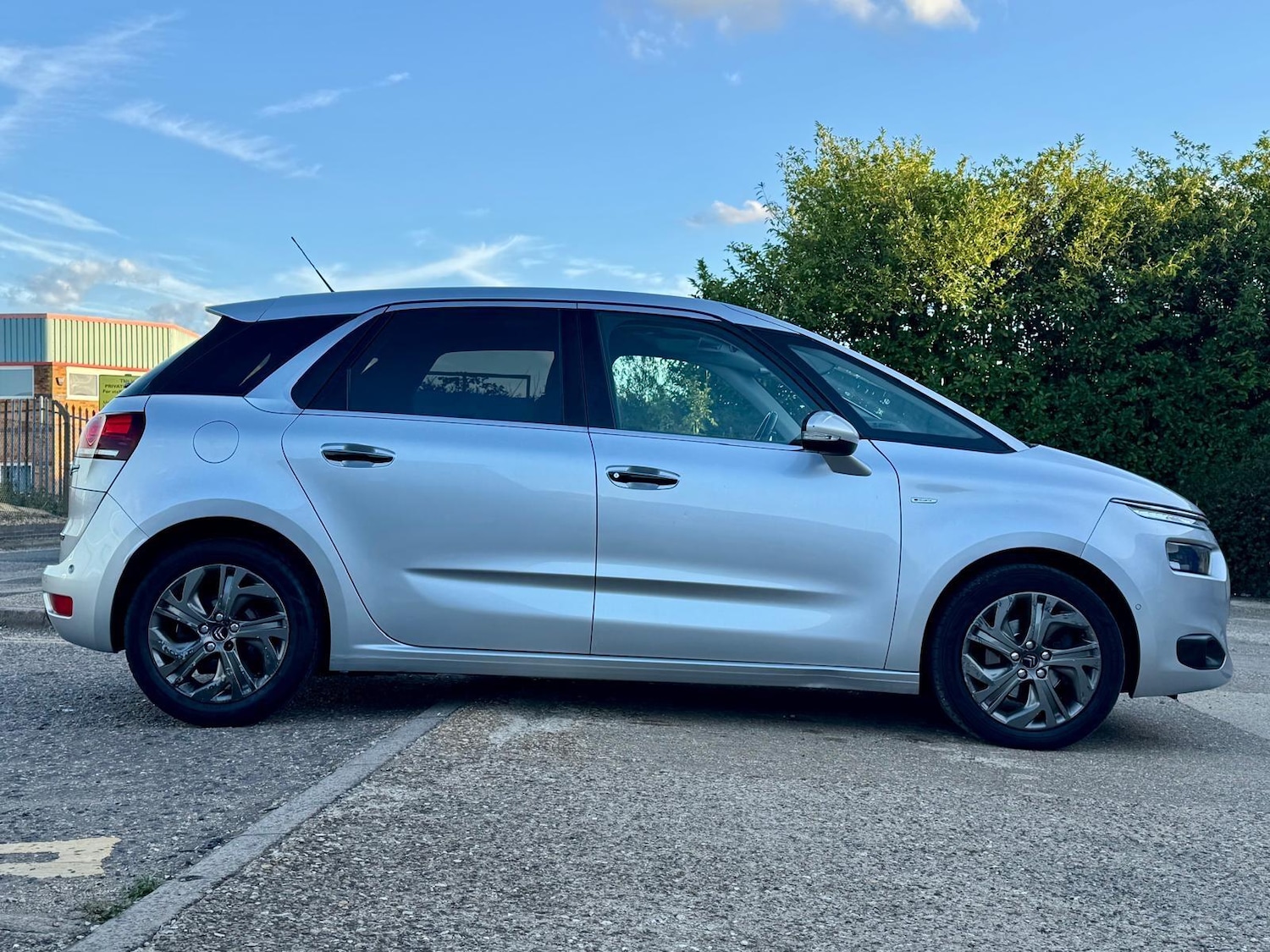 Used Citroen C4 Picasso 2014 for sale - 76993676: Photo 16