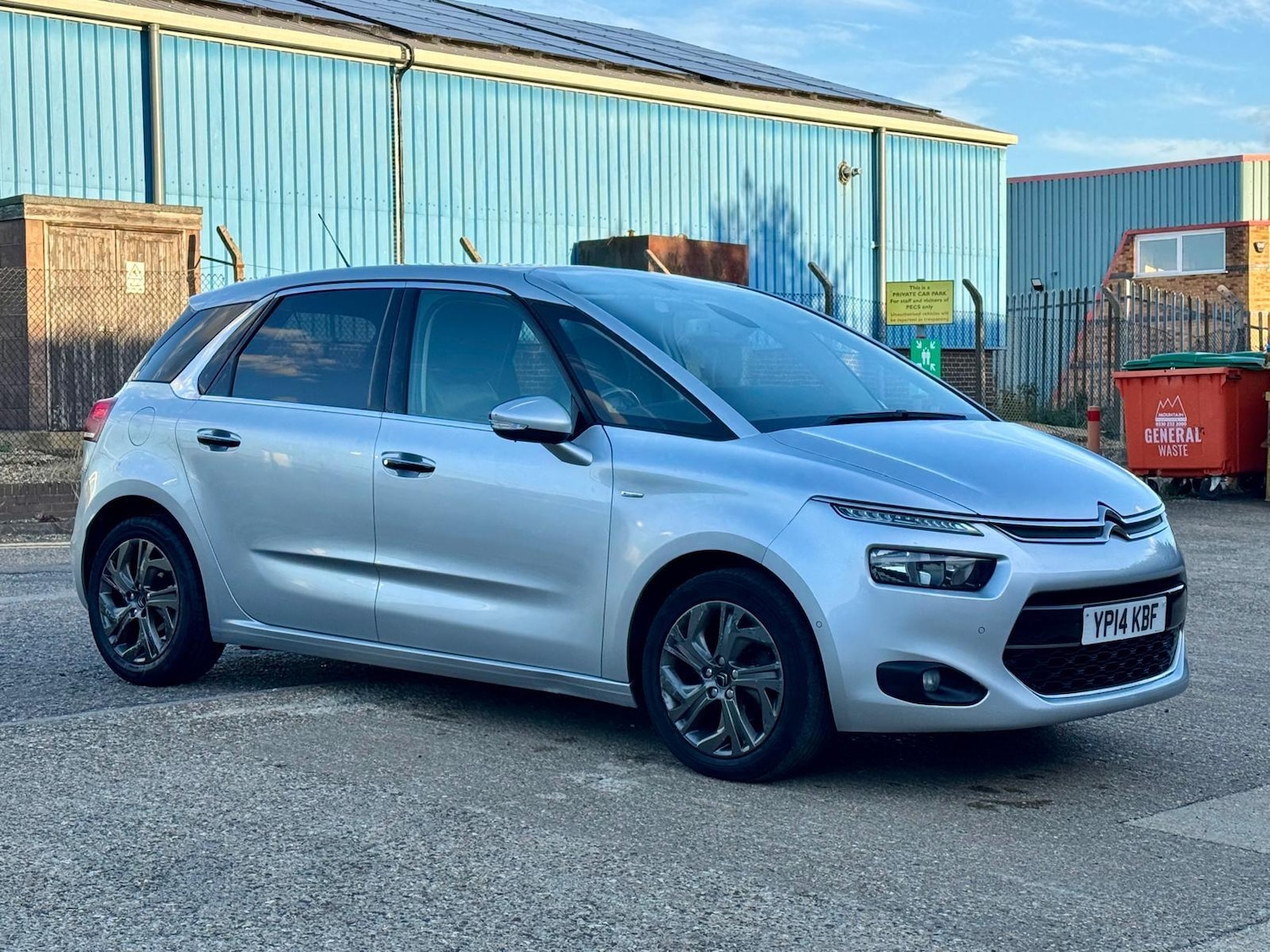 Used Citroen C4 Picasso 2014 for sale - 76993676: Photo 17