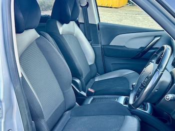 Used Citroen C4 Picasso 2014 for sale - 76993676: Photo