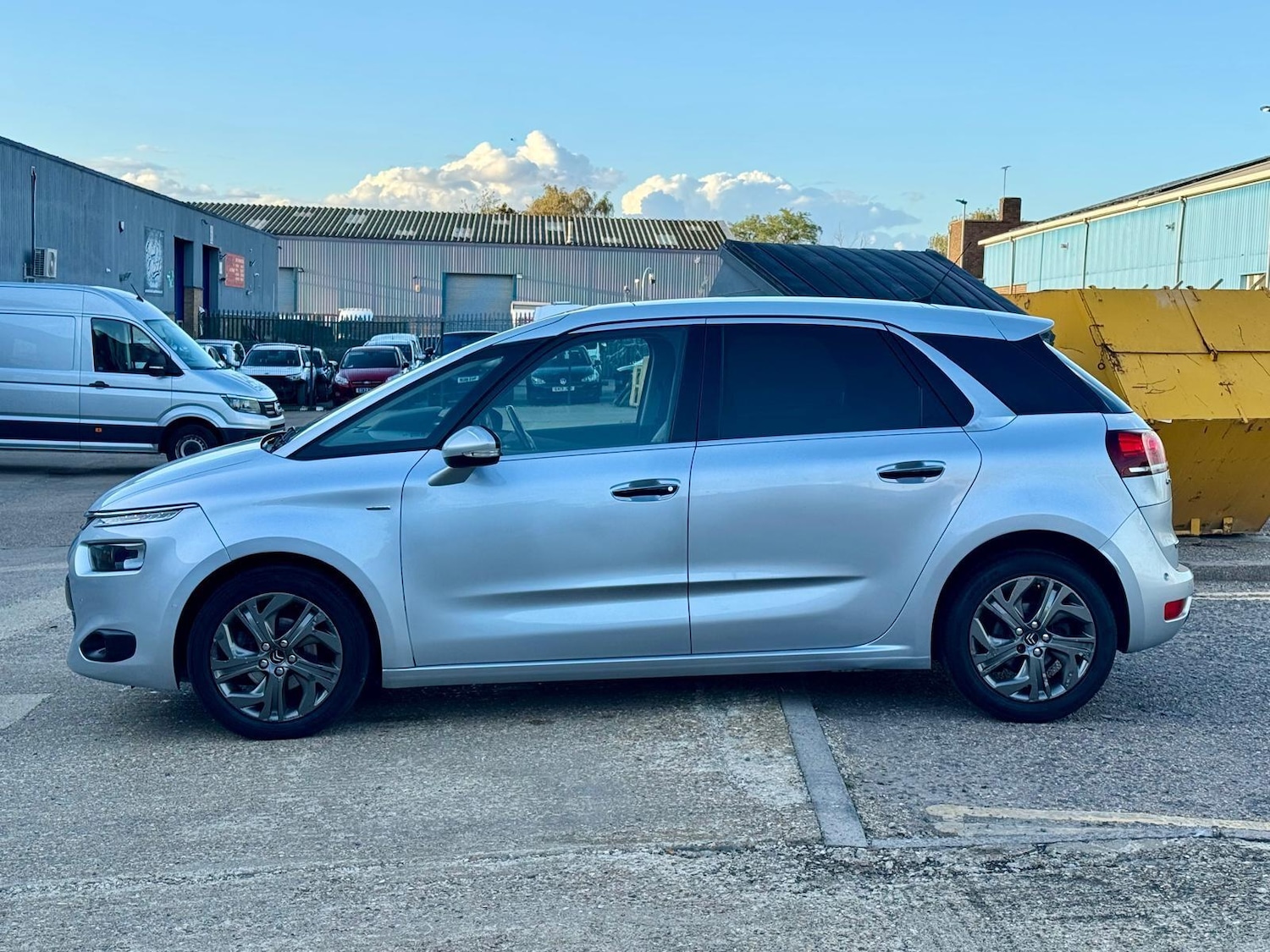 Used Citroen C4 Picasso 2014 for sale - 76993676: Photo 5