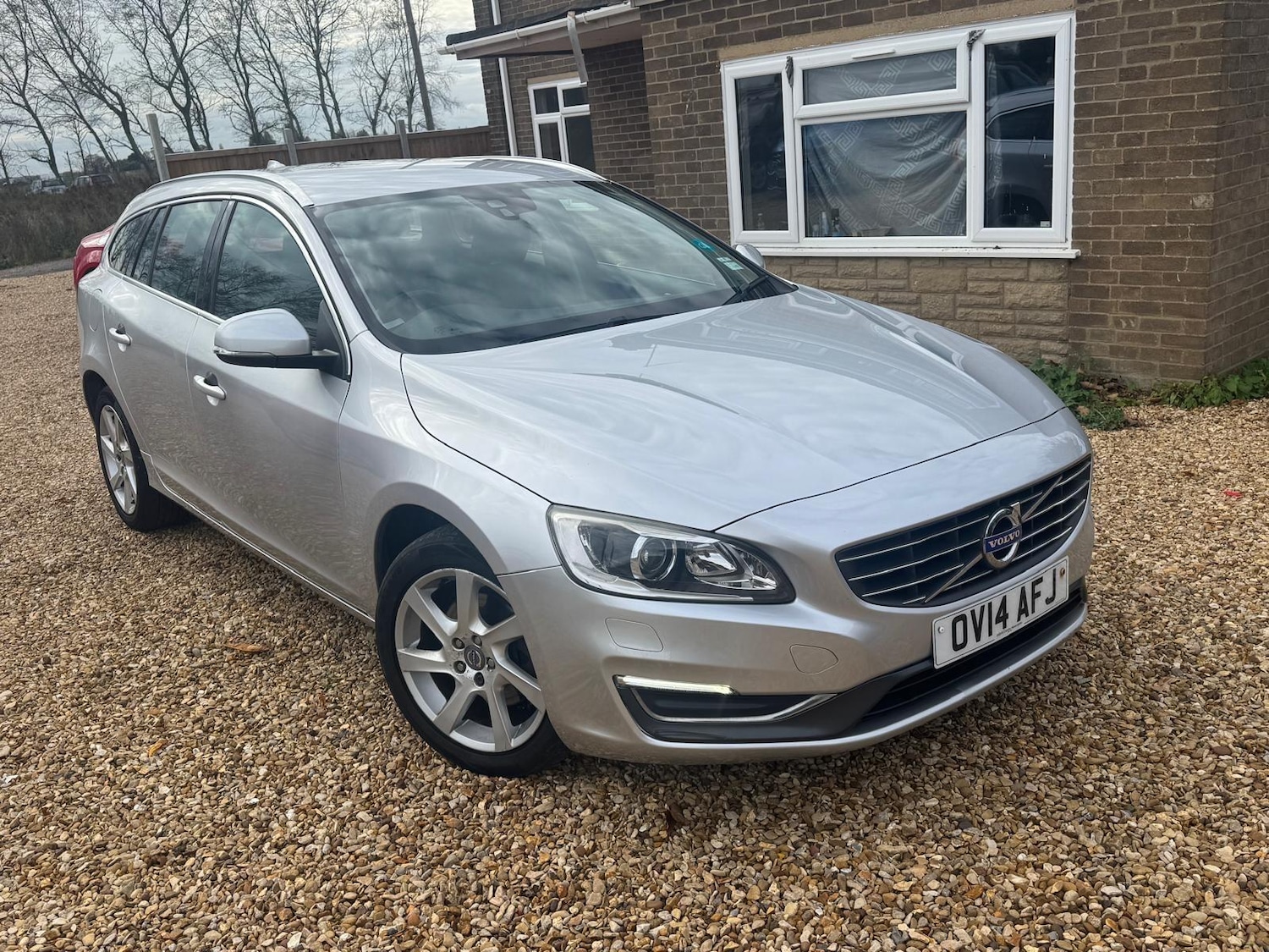 Used Volvo V60 2014 for sale - 76377197: Photo 1