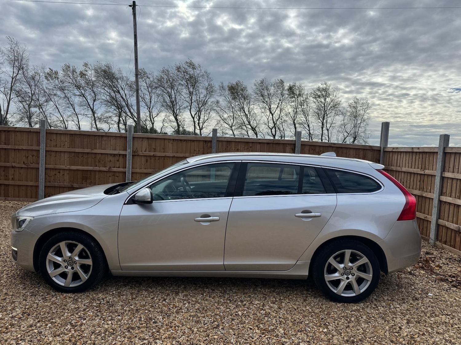 Used Volvo V60 2014 for sale - 76377197: Photo 10