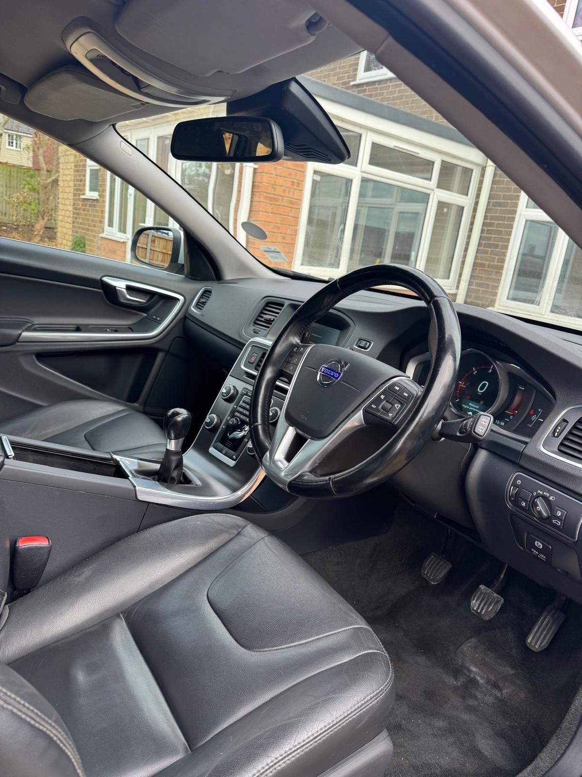 Used Volvo V60 2014 for sale - 76377197: Photo 11