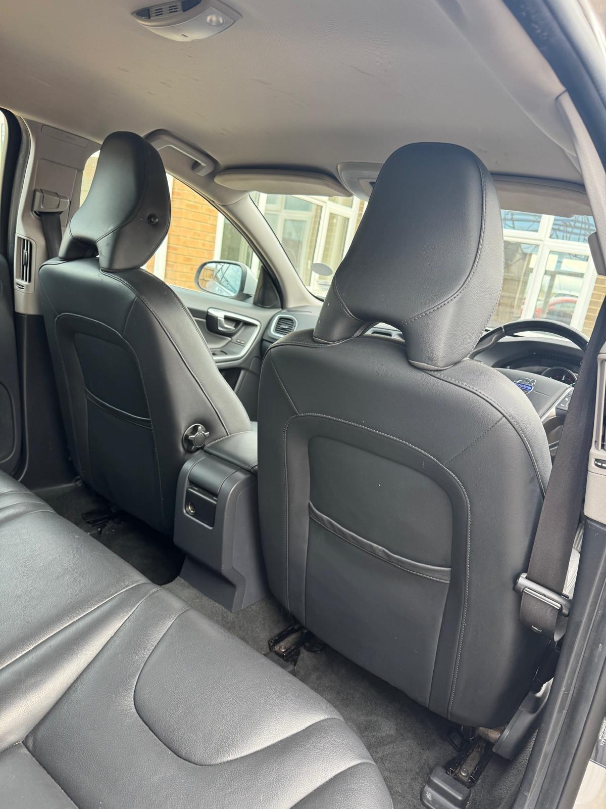 Used Volvo V60 2014 for sale - 76377197: Photo 17
