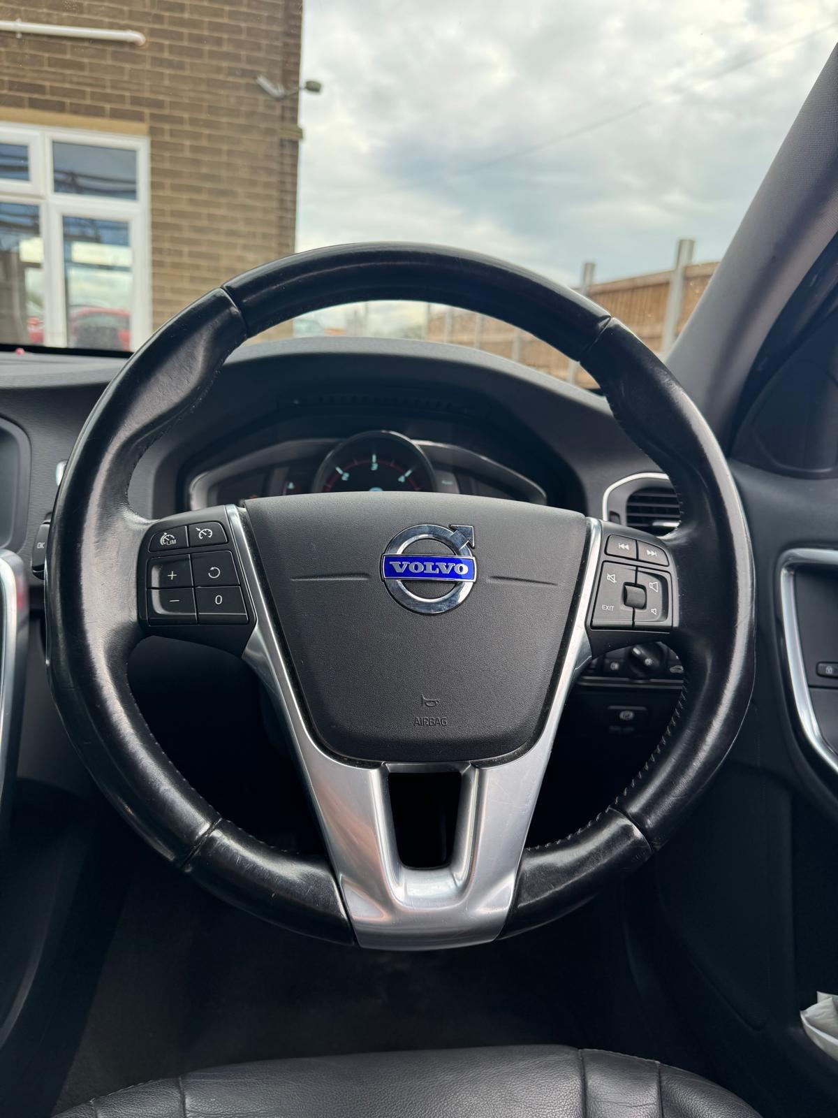 Used Volvo V60 2014 for sale - 76377197: Photo 22