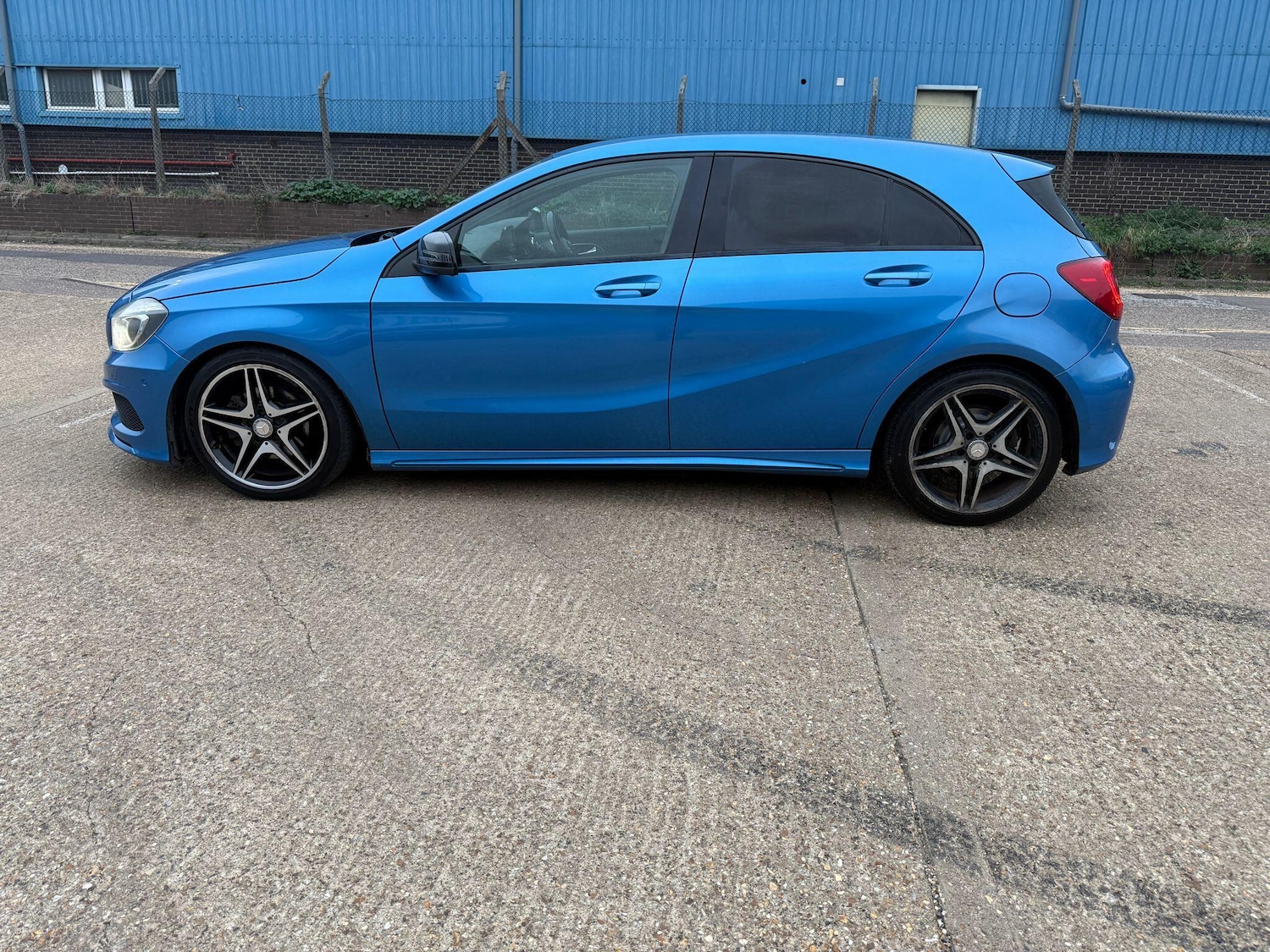 Used Mercedes-Benz A-Class 2013 for sale - 76990341: Photo 15