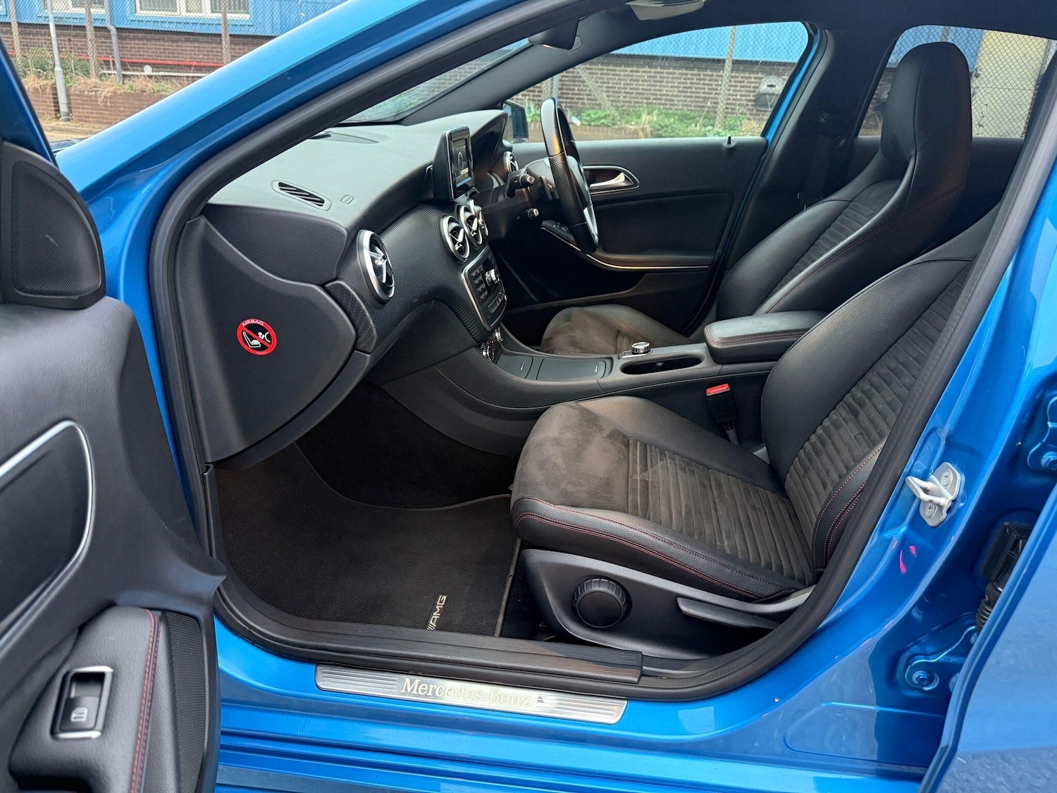 Used Mercedes-Benz A-Class 2013 for sale - 76990341: Photo 3