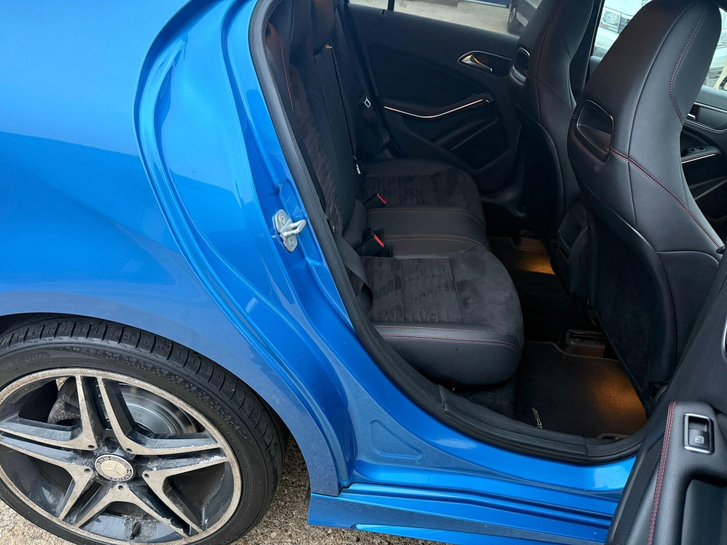 Used Mercedes-Benz A-Class 2013 for sale - 76990341: Photo 9