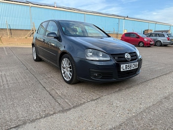 Volkswagen - Golf