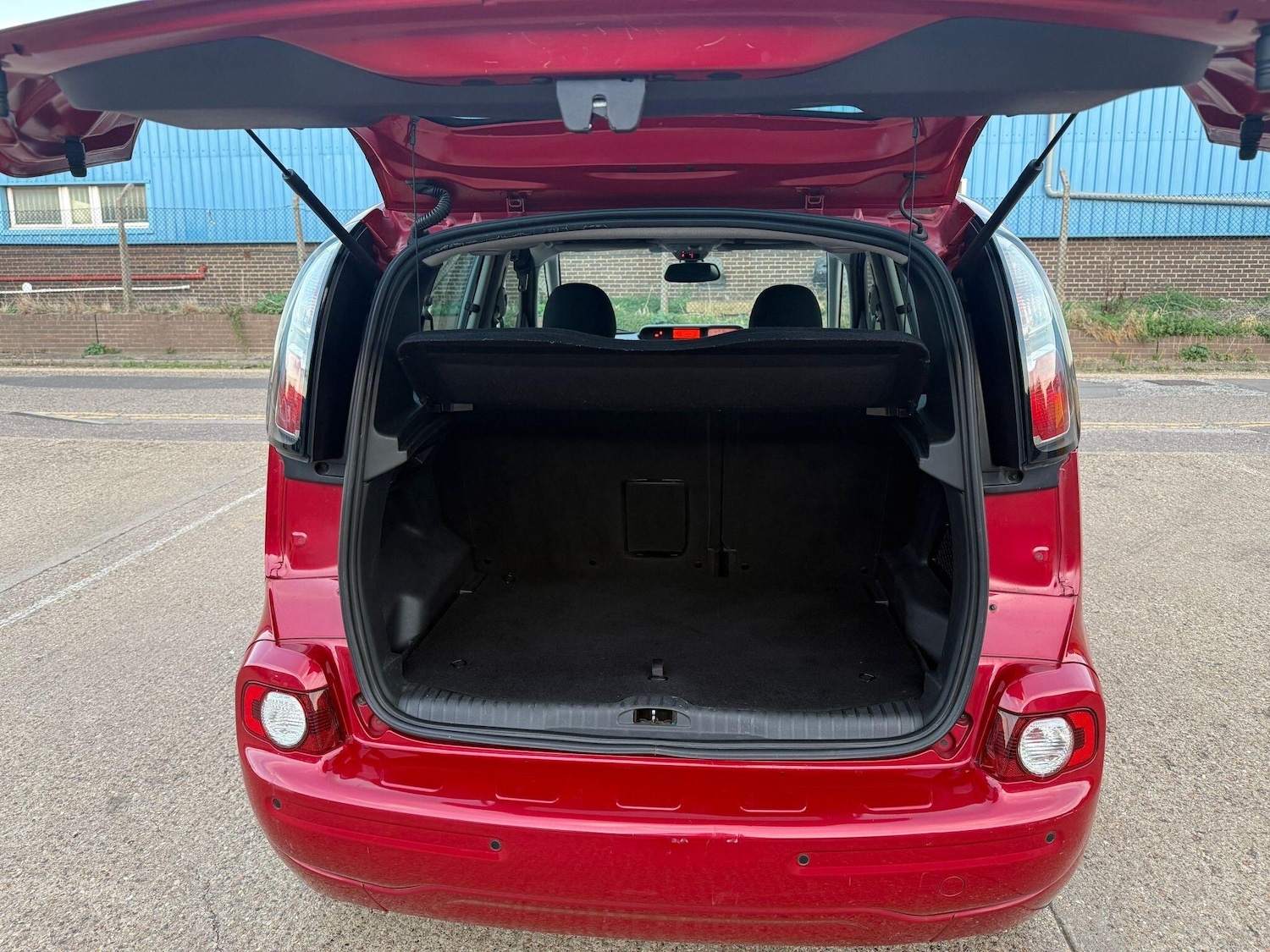 Used Citroen C3 Picasso 2013 for sale - 76988944: Photo 11