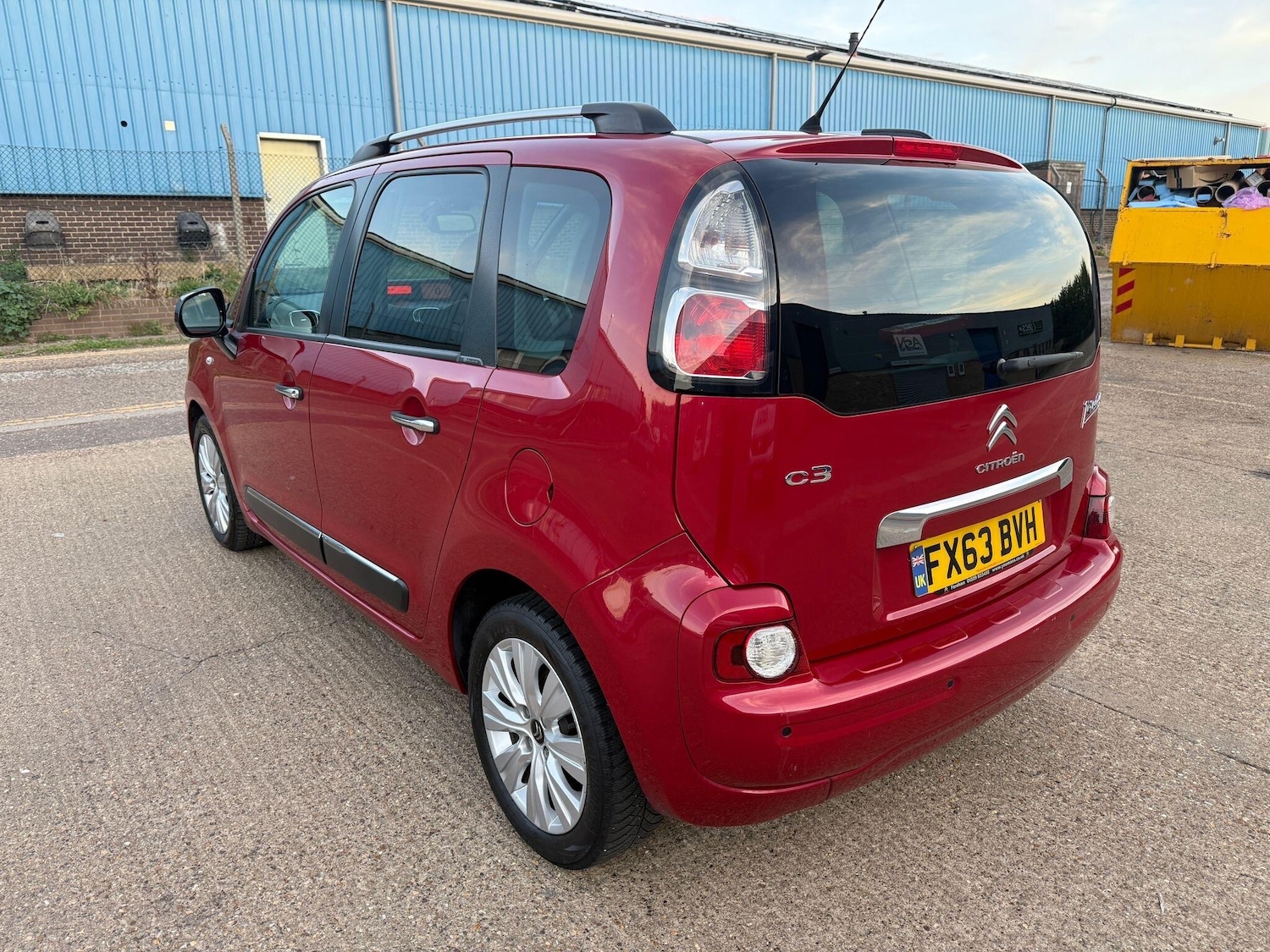 Used Citroen C3 Picasso 2013 for sale - 76988944: Photo 9