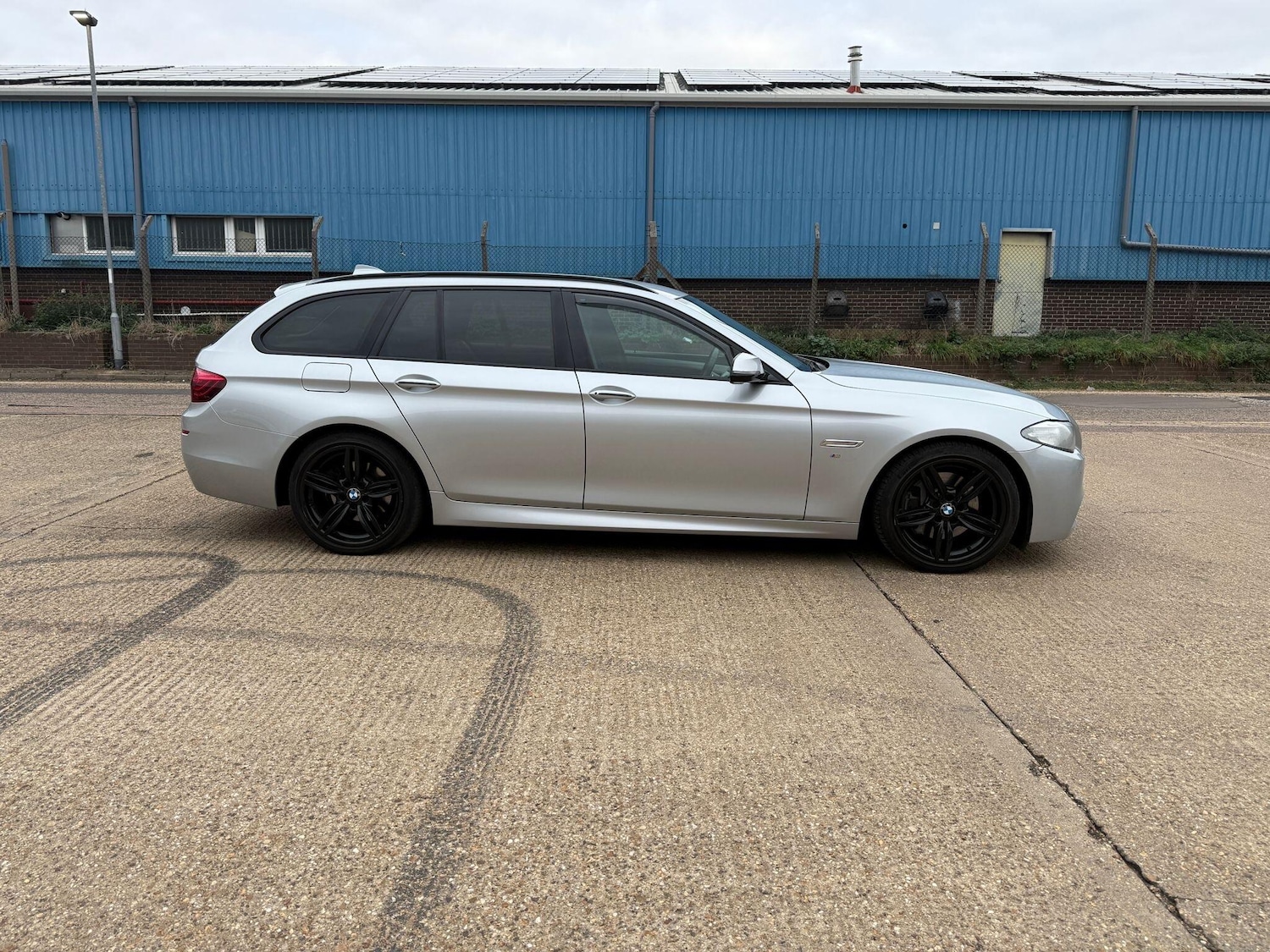 Used BMW 5 Series 2013 for sale - 76307391: Photo 2