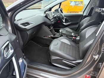 Used Peugeot 2008 2017 for sale - 78448890: Photo