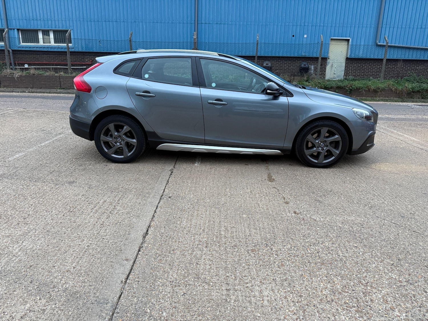 Used Volvo V40 2015 for sale - 76539065: Photo 16