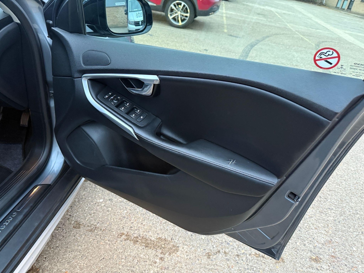 Used Volvo V40 2015 for sale - 76539065: Photo 18