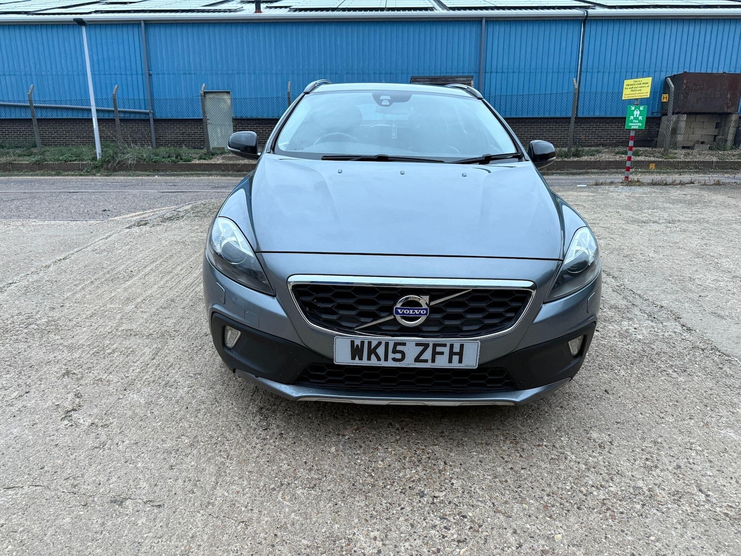 Used Volvo V40 2015 for sale - 76539065: Photo 4