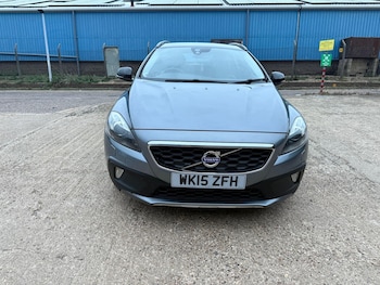 Used Volvo V40 2015 for sale - 76539065: Photo