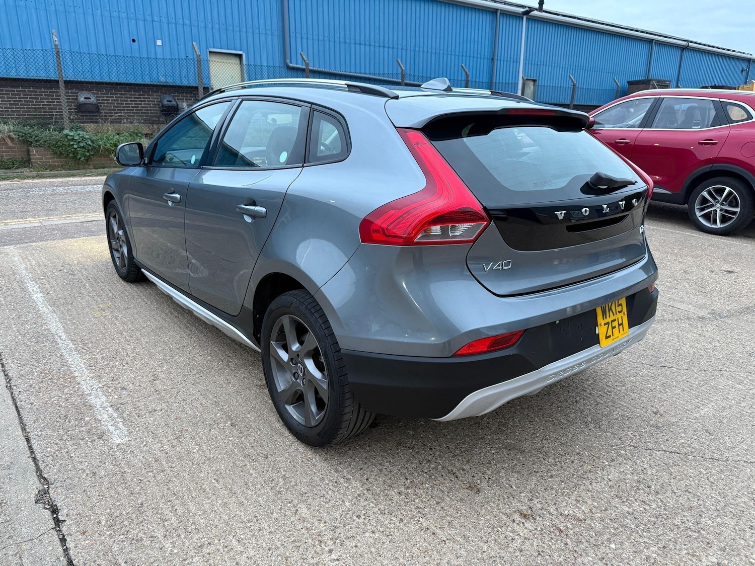 Used Volvo V40 2015 for sale - 76539065: Photo 6