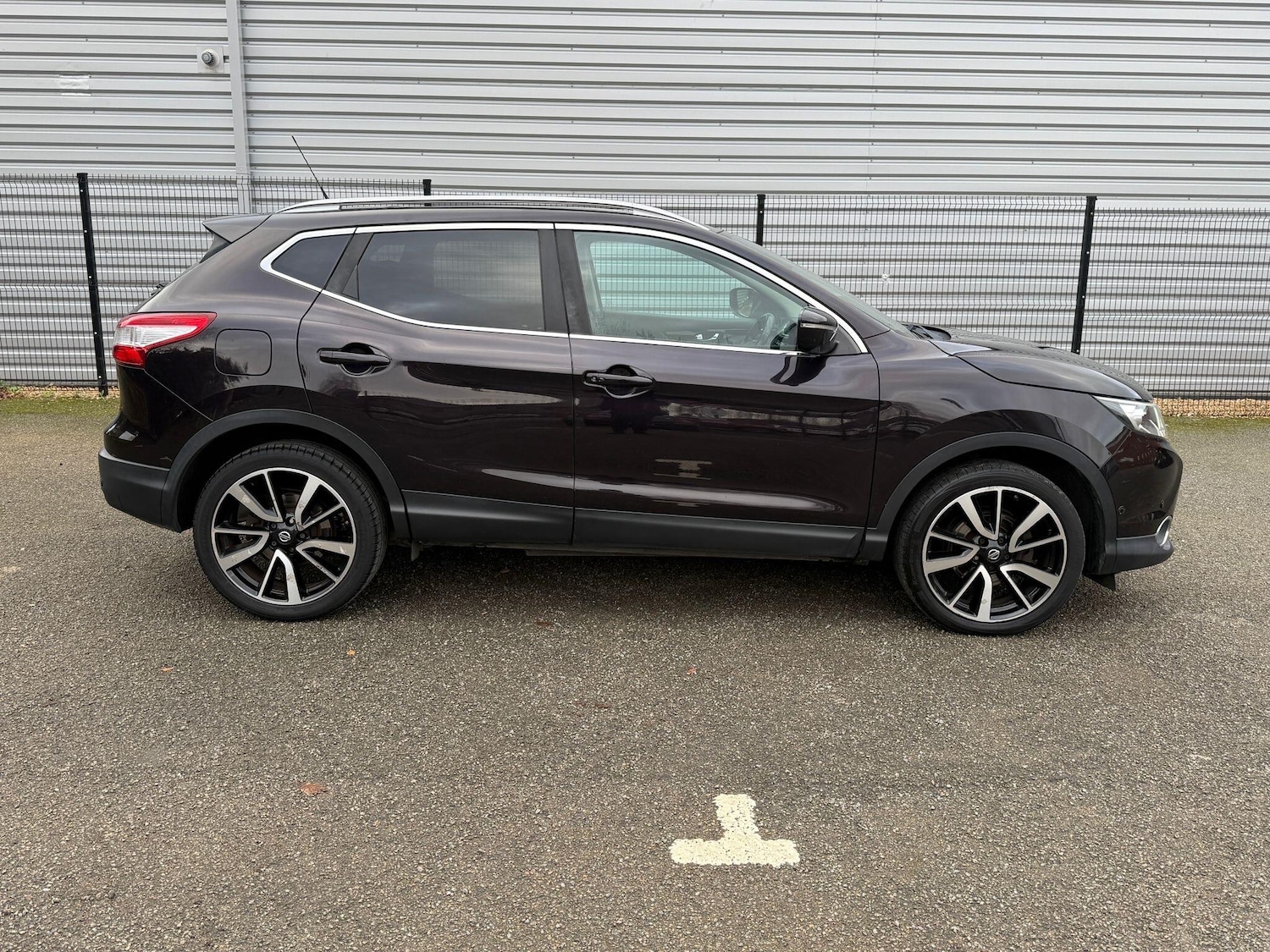 Used Nissan Qashqai 2014 for sale - 76925994: Photo 17