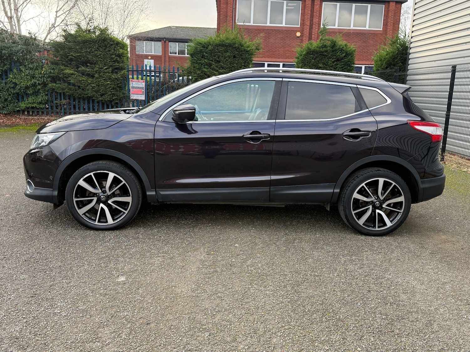 Used Nissan Qashqai 2014 for sale - 76925994: Photo 4