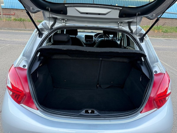 Used Peugeot 208 2015 for sale - 74408165: Photo 16