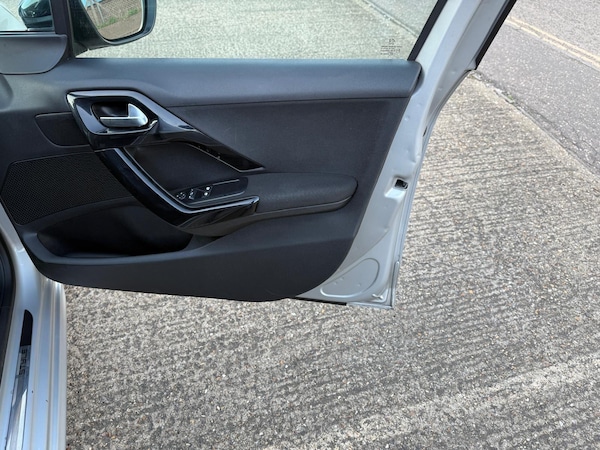 Used Peugeot 208 2015 for sale - 74408165: Photo 23